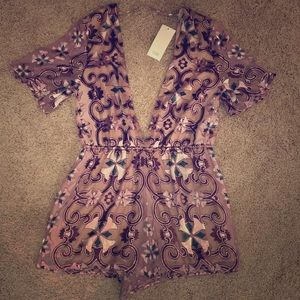 Tobi Deep V Romper Size Large